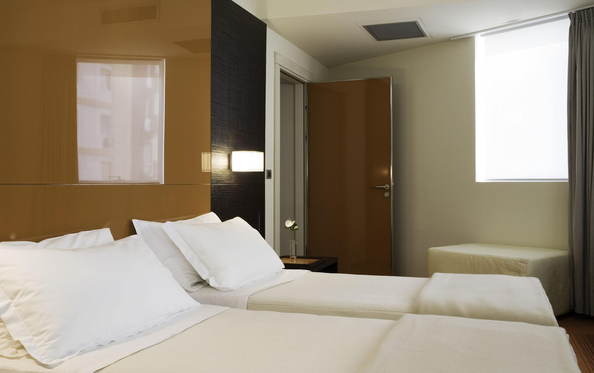 Una Hotels T Hotel กาญารี ภายนอก รูปภาพ