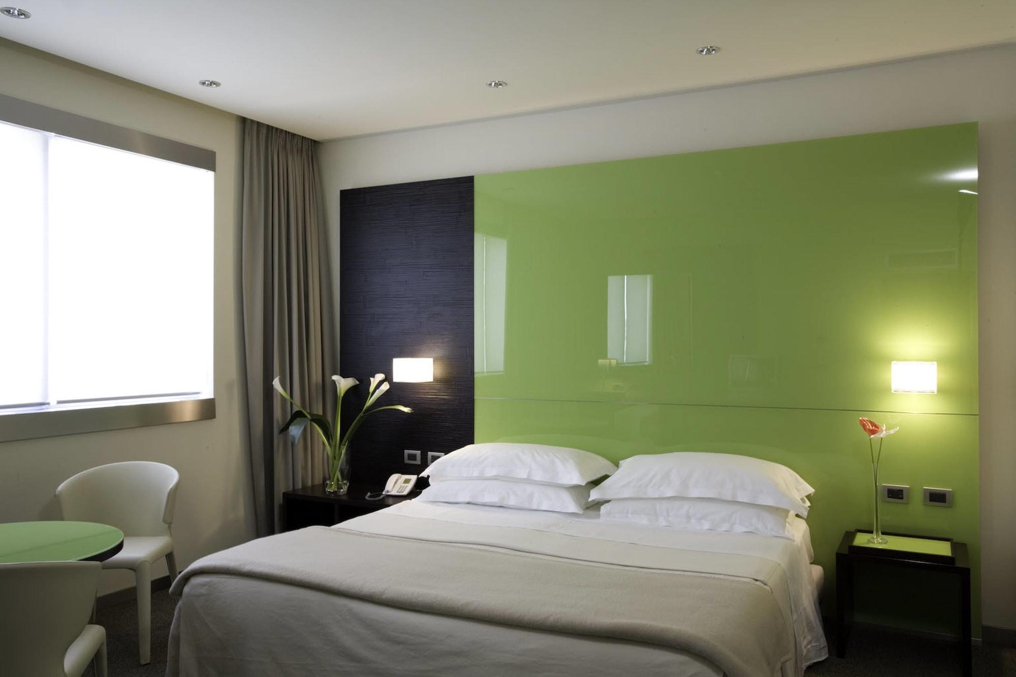 Una Hotels T Hotel กาญารี ภายนอก รูปภาพ