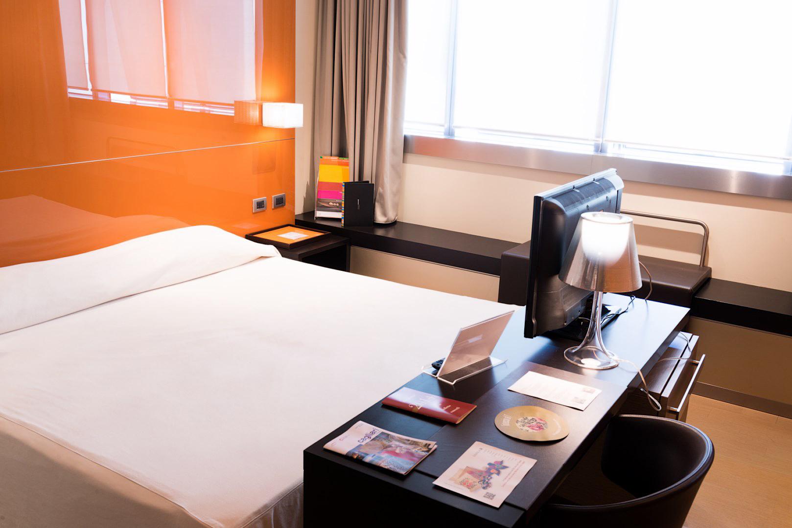 Una Hotels T Hotel กาญารี ภายนอก รูปภาพ