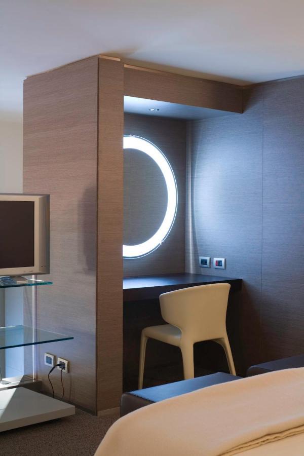 Una Hotels T Hotel กาญารี ภายนอก รูปภาพ